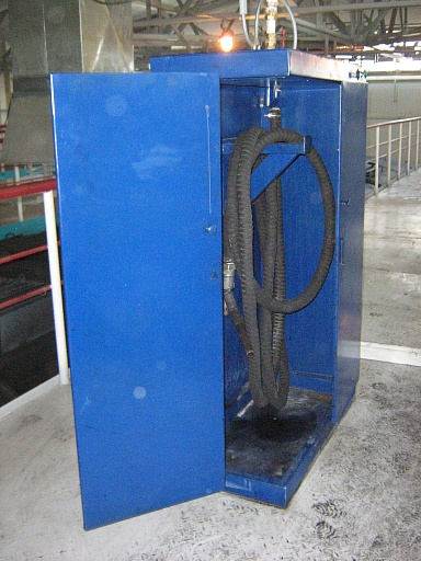 Автоматизированное устройство контроля и заправки дистиллированной водой банок АКБ