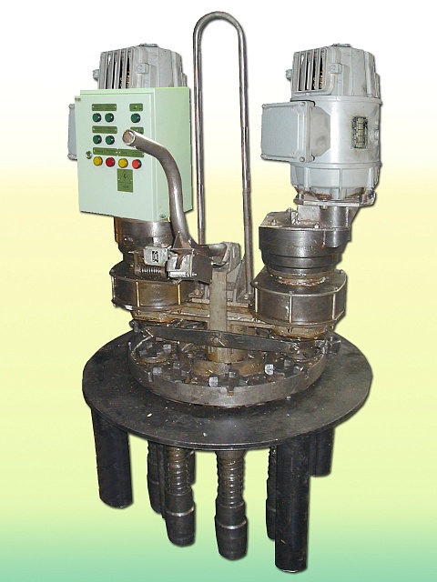 Гайковерт восьмишпиндельный для откручивания и закручивания головок дизелей